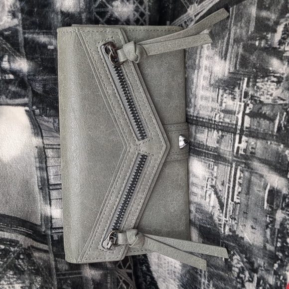 BotkierTrigger Flap Leather Wallet - Picture 2 of 11